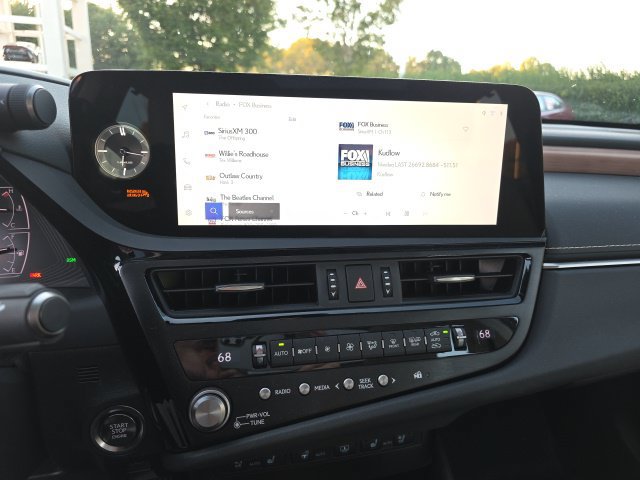 Used 2025 Lexus ES 350 Ultra Luxury FWD image 19