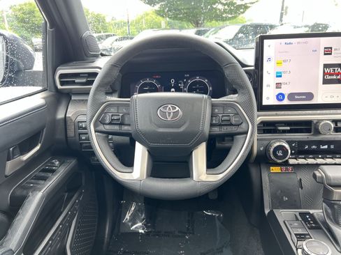 Used 2025 Toyota Tacoma Limited AWD/4WD image 16
