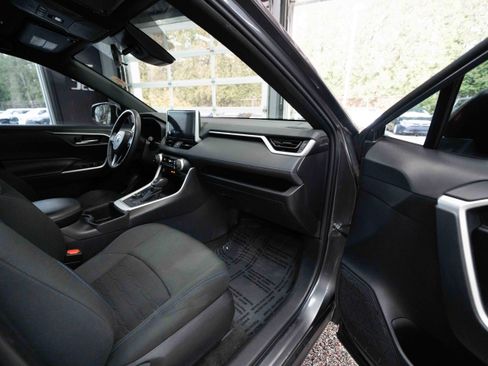 Used 2023 Toyota RAV4 SE image 26