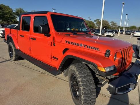 Used 2023 Jeep Gladiator Sport image 1