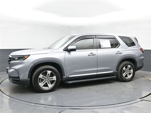 Used 2023 Honda Pilot EX-L image 3