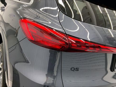 Certified 2025 Audi Q5 2.0T Premium Plus w/ Premium Plus image 28
