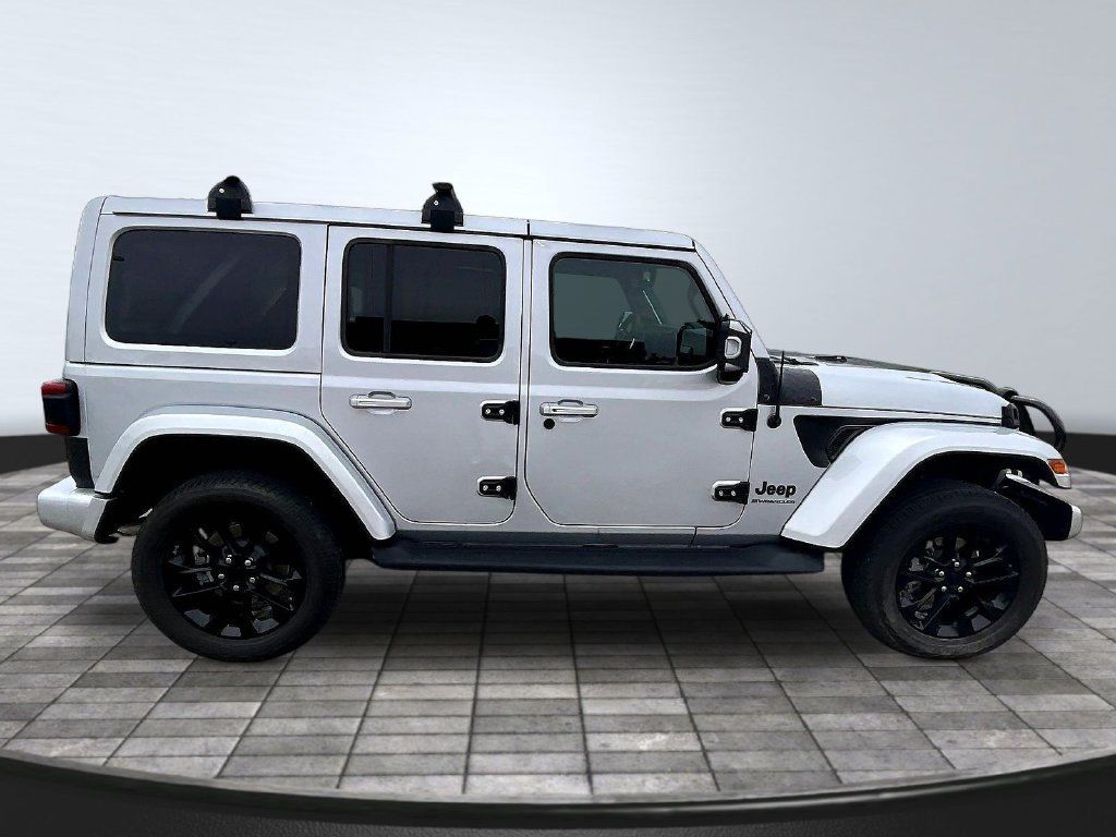 Used 2023 Jeep Wrangler Unlimited Sahara AWD/4WD image 8