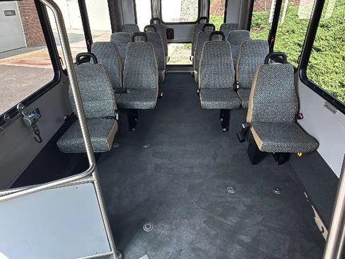 Used 2013 Chevrolet Express 4500 w/ Shuttle Bus Package RWD image 15