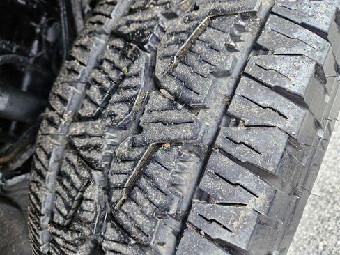 Used 2022 Chevrolet Silverado 2500 LT w/ Convenience Package image 9