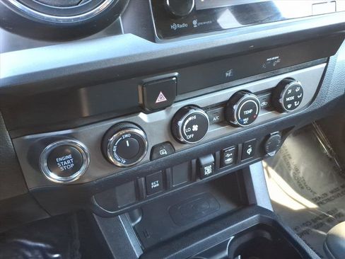 Certified 2019 Toyota Tacoma TRD Off-Road image 16