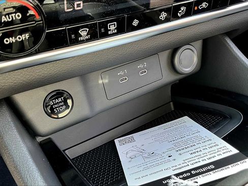 Certified 2025 Nissan Rogue SV FWD image 14