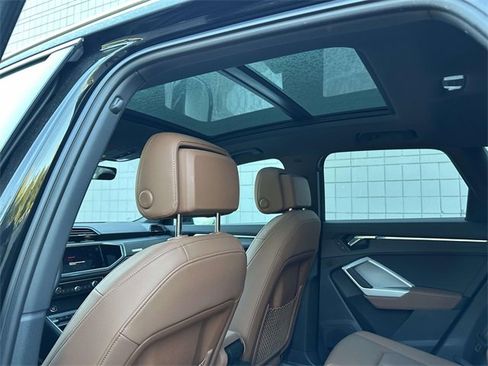 Certified 2025 Audi Q3 2.0T Premium Plus w/ Premium Plus Package image 18