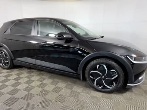 Used 2024 Hyundai Ioniq 5 SE RWD image 2