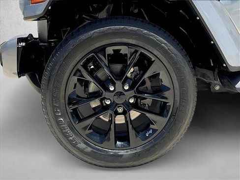 Used 2021 Jeep Wrangler Unlimited Sahara AWD/4WD image 10