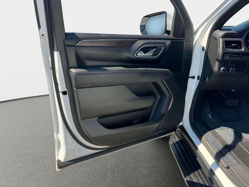 Used 2023 Chevrolet Tahoe LS AWD/4WD image 16