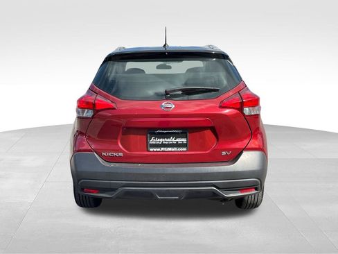 Used 2019 Nissan Kicks SV image 8