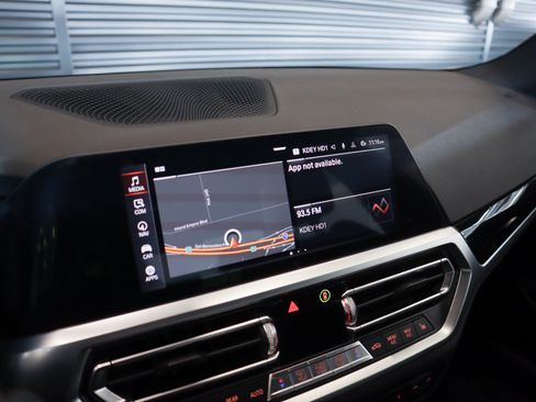Used 2019 BMW 330i Sedan w/ Premium Package RWD image 19