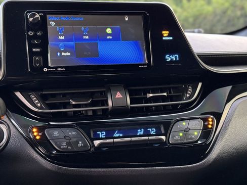 Used 2018 Toyota C-HR XLE FWD image 29