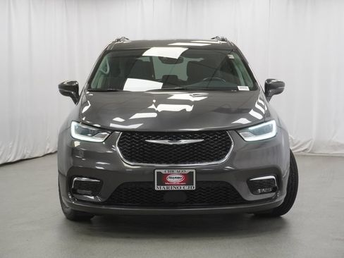 Certified 2021 Chrysler Pacifica Touring-L FWD image 8