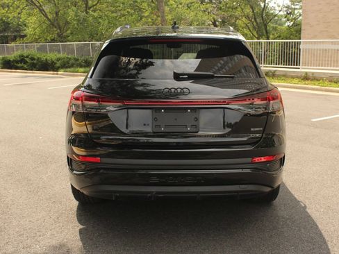 Used 2023 Audi Q4 e-tron Premium Plus w/ Premium Plus AWD/4WD image 8