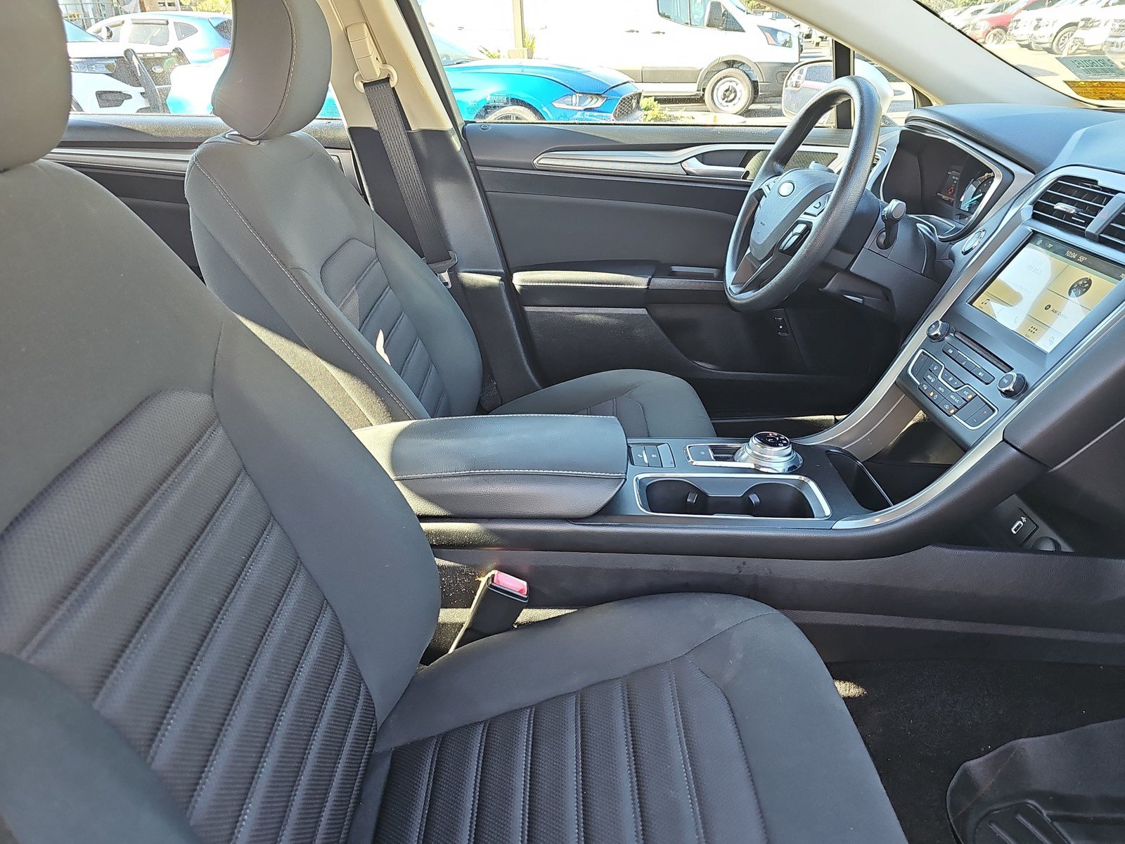 Used 2018 Ford Fusion SE FWD image 10