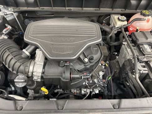 Used 2018 Cadillac XT5 Luxury w/ Driver Awareness Package image 30