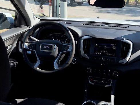 Used 2024 GMC Terrain SLE image 20