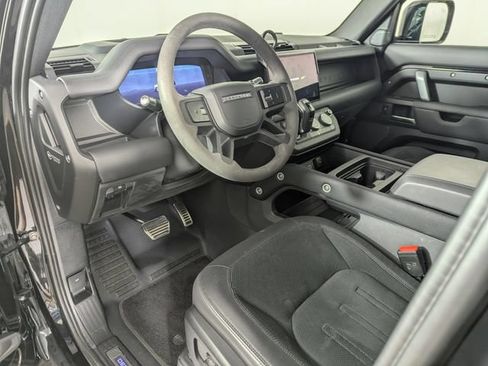 Used 2022 Land Rover Defender 110 V8 AWD/4WD image 11