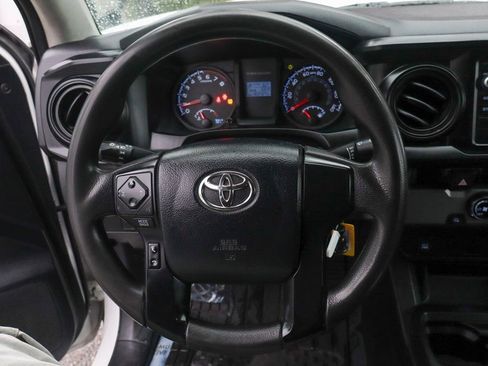 Used 2016 Toyota Tacoma SR image 22