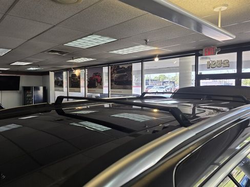 Used 2022 Chrysler Pacifica Pinnacle FWD image 45