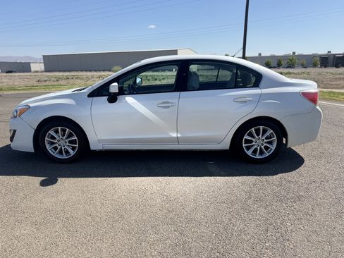Used 2012 Subaru Impreza 2.0i Premium w/ All-Weather Pkg AWD/4WD image 10