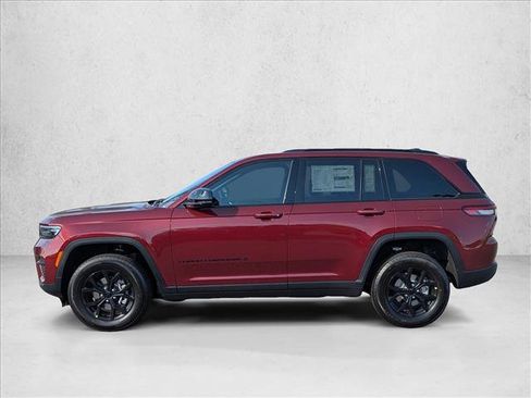 New 2025 Jeep Grand Cherokee Altitude image 8