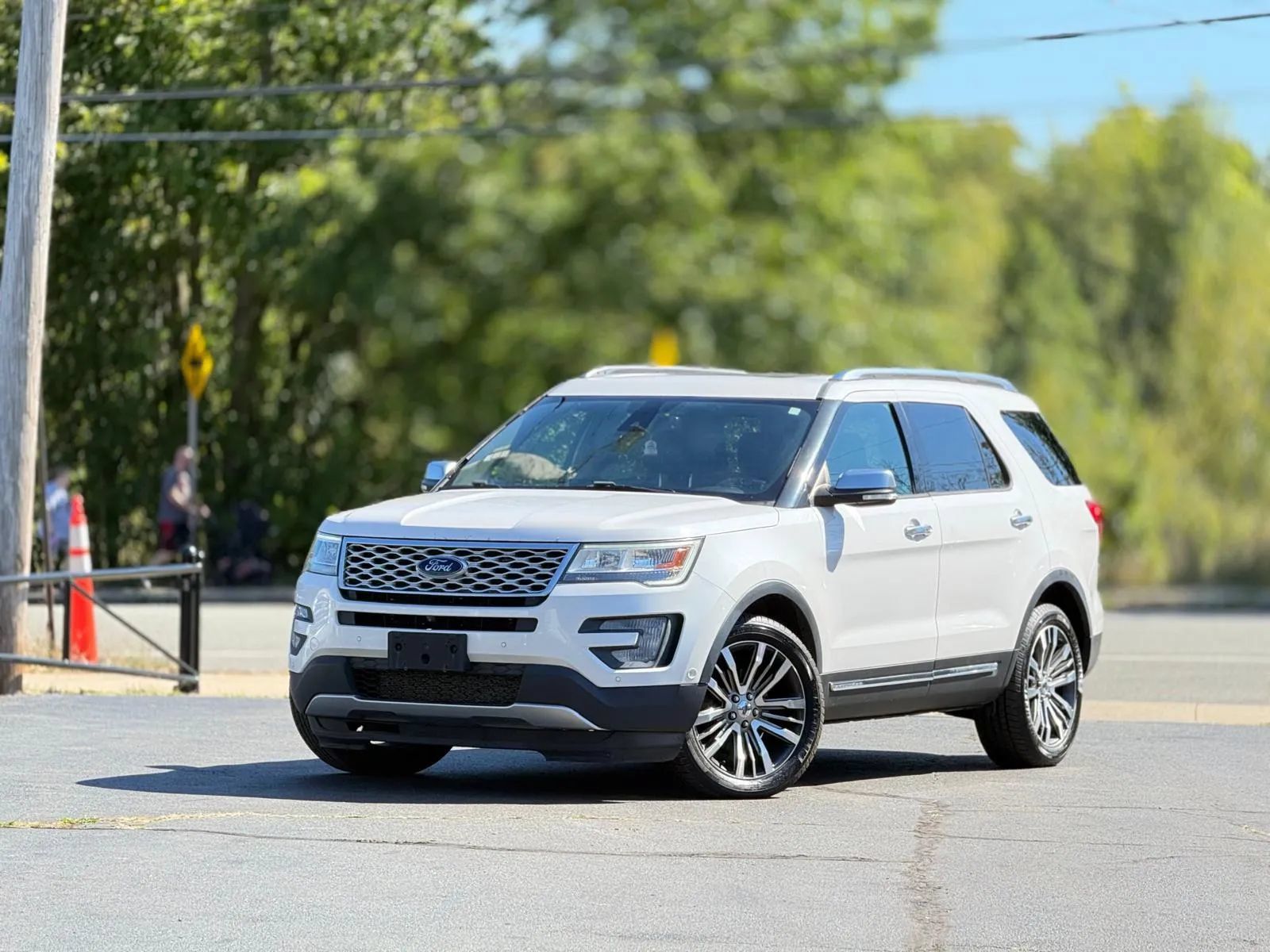 Used 2017 Ford Explorer Platinum AWD/4WD image 33
