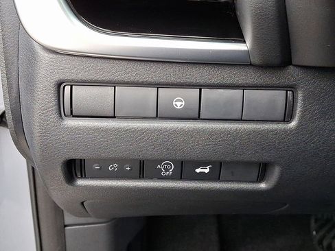 Used 2023 Nissan Rogue SL w/ SL Premium Package image 28