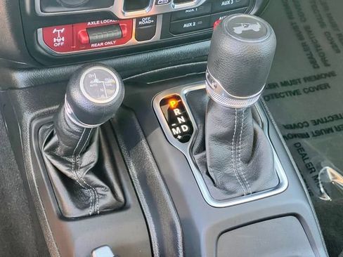 Used 2025 Jeep Wrangler Unlimited Sport S 4xe AWD/4WD image 24