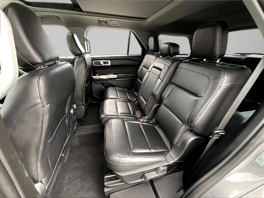 Used 2023 Ford Explorer XLT w/ Equipment Group 202A AWD/4WD image 25