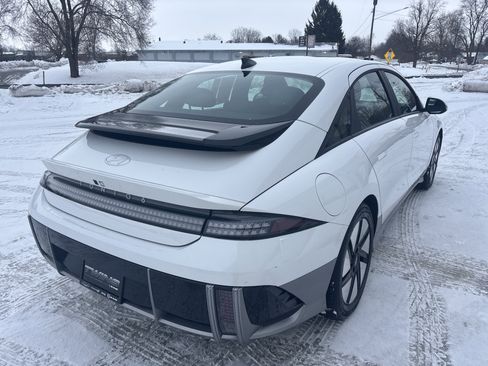 Used 2023 Hyundai Ioniq 6 SE image 4