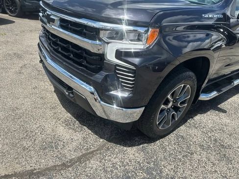 Used 2023 Chevrolet Silverado 1500 LT AWD/4WD image 9