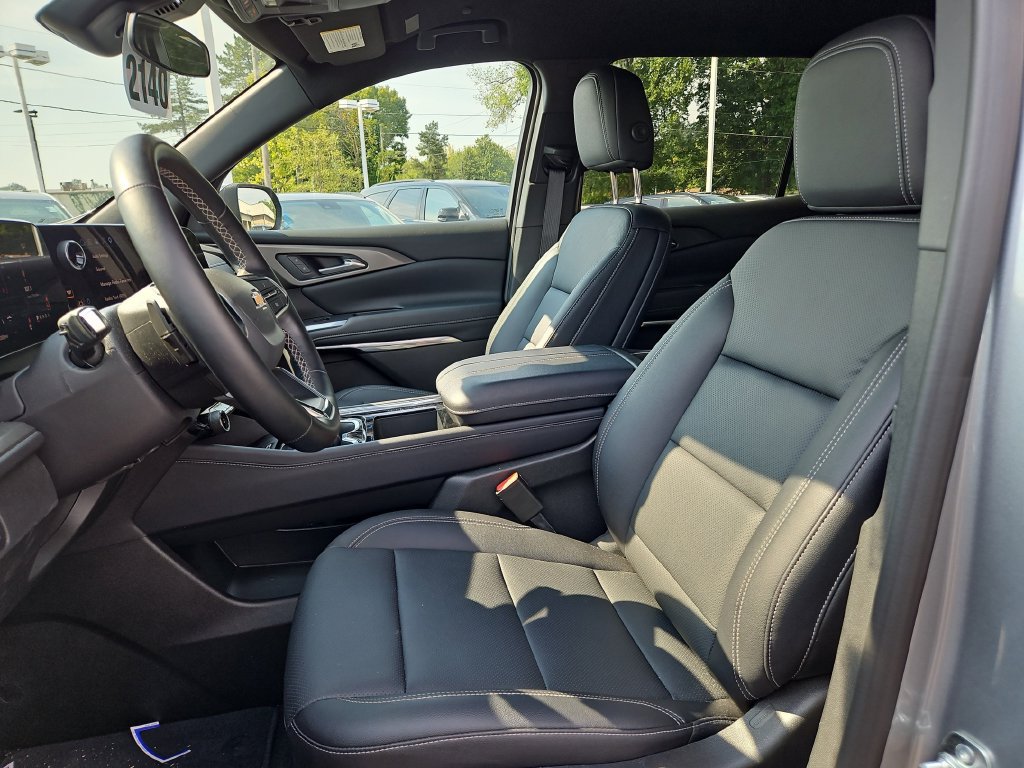 Used 2026 Chevrolet Traverse LT FWD image 21