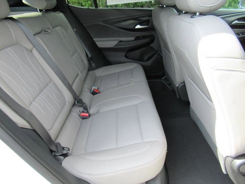 Used 2025 Buick Envista Avenir image 29