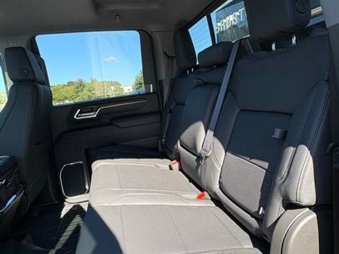 New 2025 GMC Sierra 2500 SLT image 16