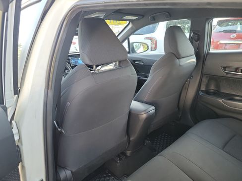 Used 2018 Toyota C-HR XLE FWD image 16