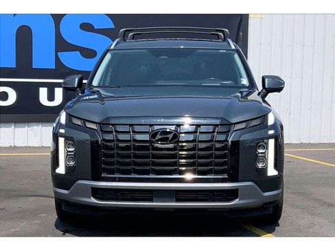 Used 2023 Hyundai Palisade Limited AWD/4WD image 3