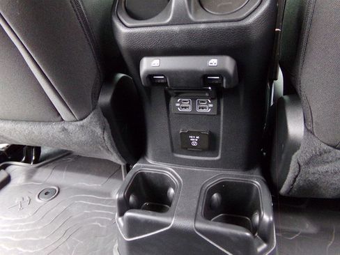 Used 2023 Jeep Gladiator Overland w/ Cold Weather Group image 67