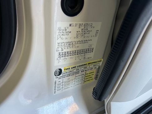 Used 2015 Lincoln Navigator 4WD image 32