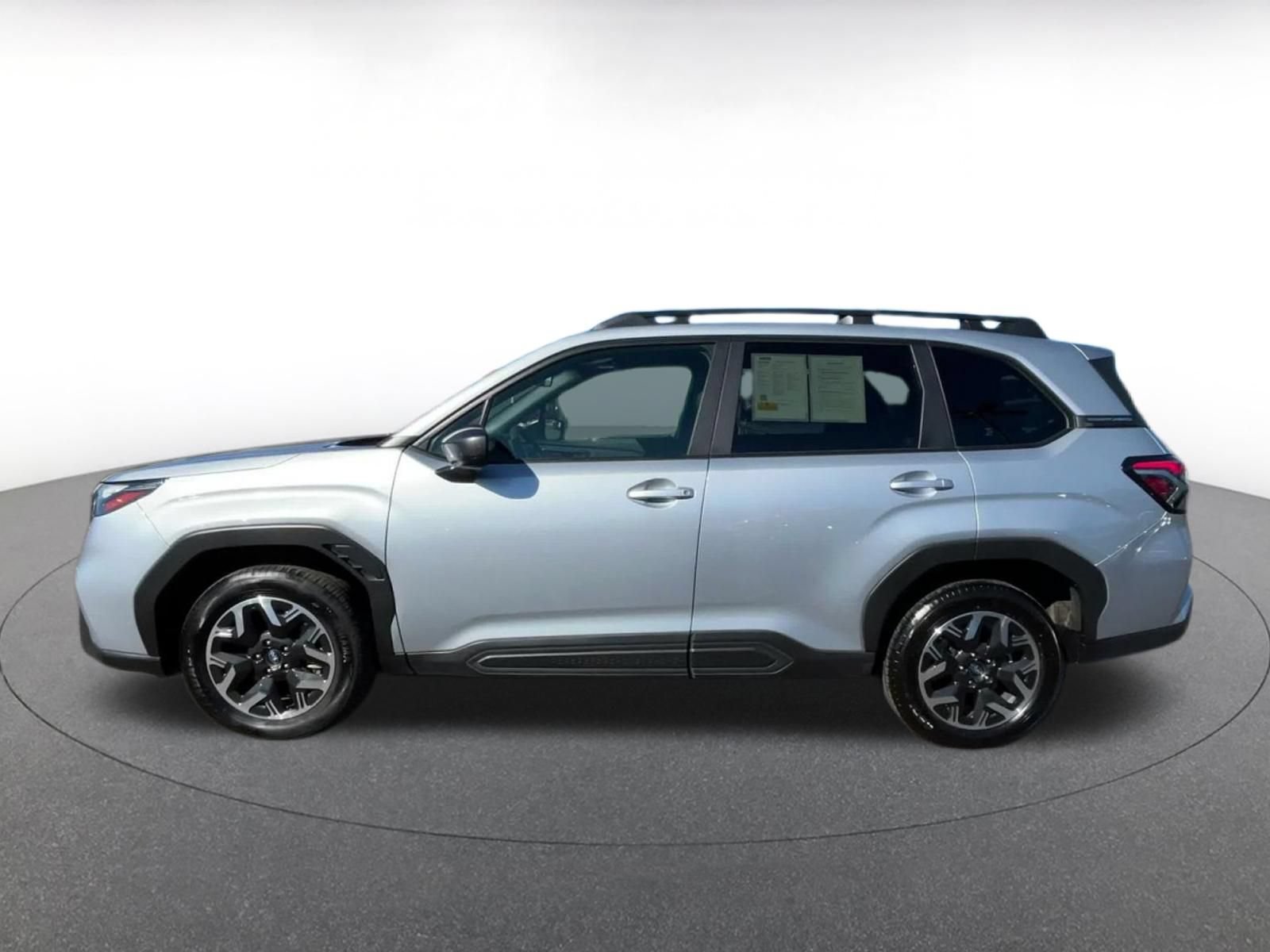Used 2025 Subaru Forester Premium AWD/4WD image 8
