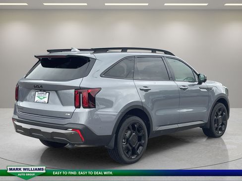 Used 2025 Kia Sorento SX Prestige w/ Olive Brown Leather Package AWD/4WD image 3