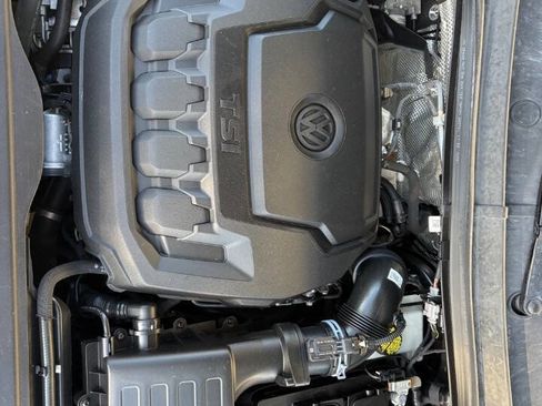 Used 2022 Volkswagen Tiguan SE image 29