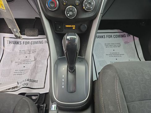 Used 2022 Chevrolet Trax LS w/ Tint and Cruise Package image 22