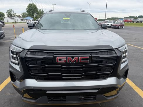 Used 2025 GMC Terrain Elevation w/ Elevation Premium Package AWD/4WD image 6