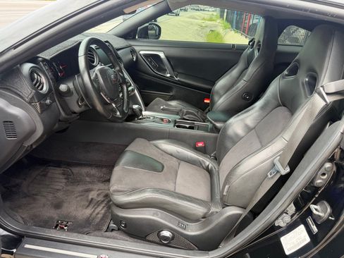 Used 2010 Nissan GT-R Premium AWD/4WD image 17