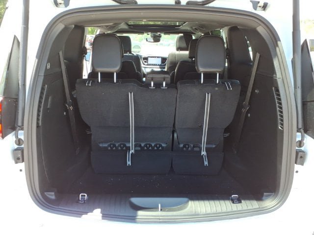 New 2027 Chrysler Pacifica Select FWD image 14