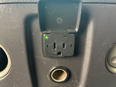 Used 2012 Ford F350 Lariat w/ Lariat Ultimate Pkg image 6