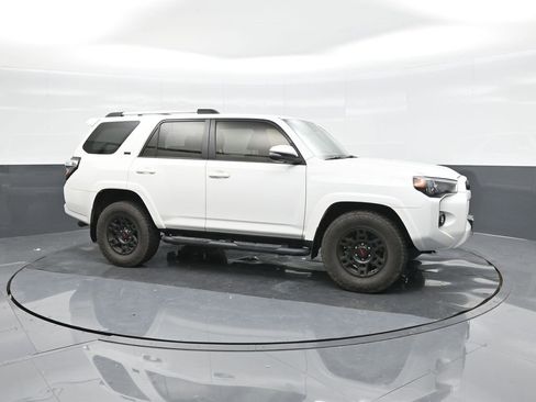 Used 2023 Toyota 4Runner SR5 Premium image 17